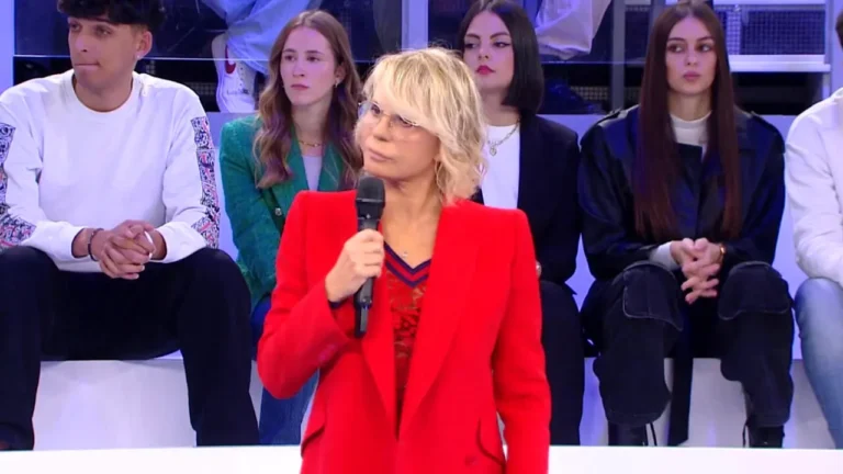 puntata serale amici a che ora inizia e finisce