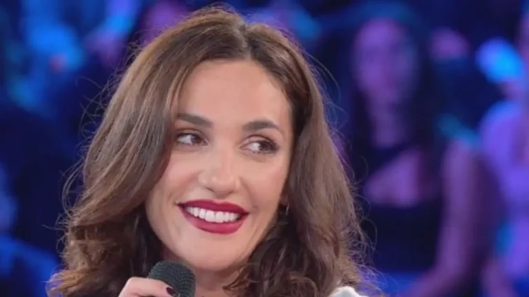 abito di elena d'amario nella prima puntata di amici 24 serale