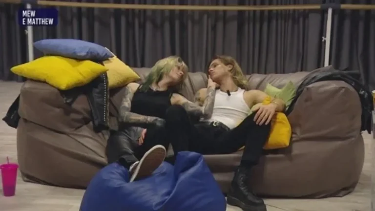 è finita tra mew e matthew di amici