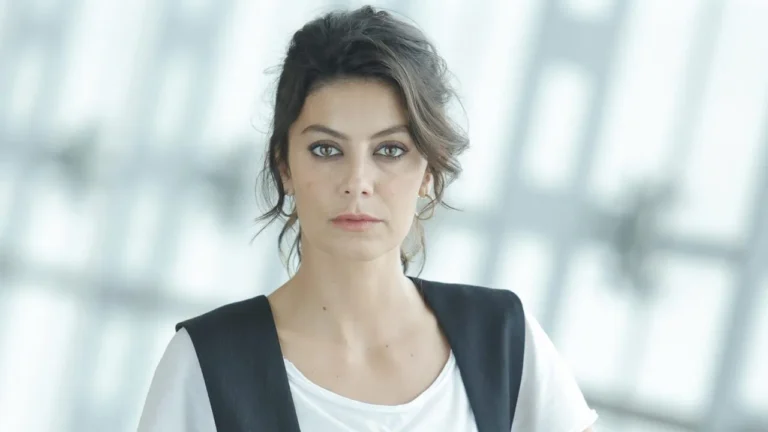doppio gioco su canale 5 con alessandra mastronardi