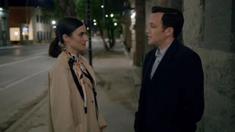 Come finisce La donna con il rossetto rosso