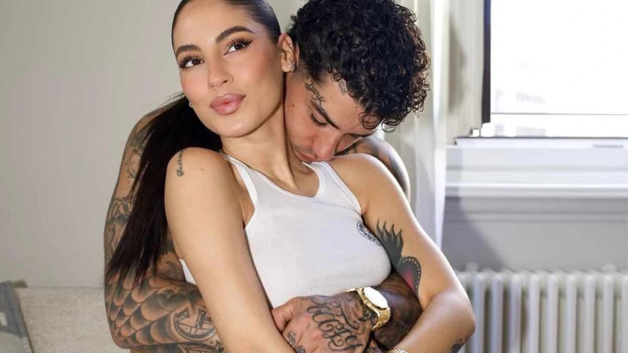 Giulia De Lellis e Tony Effe, vacanze separate: lei zittisce e spiega perché Giulia De Lellis e Tony Effe, vacanze separate: lei zittisce e spiega perché