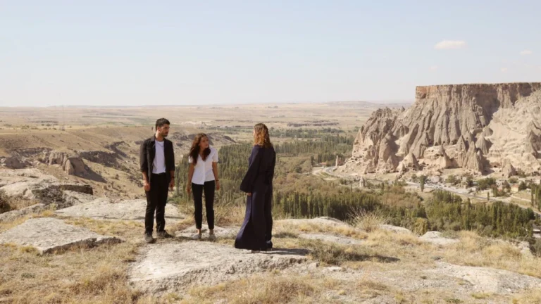 Sumru con Nuh e Melek ne La notte nel cuore