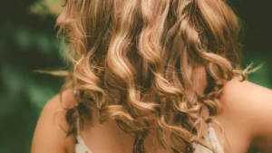 avere capelli ricci definiti e lucenti