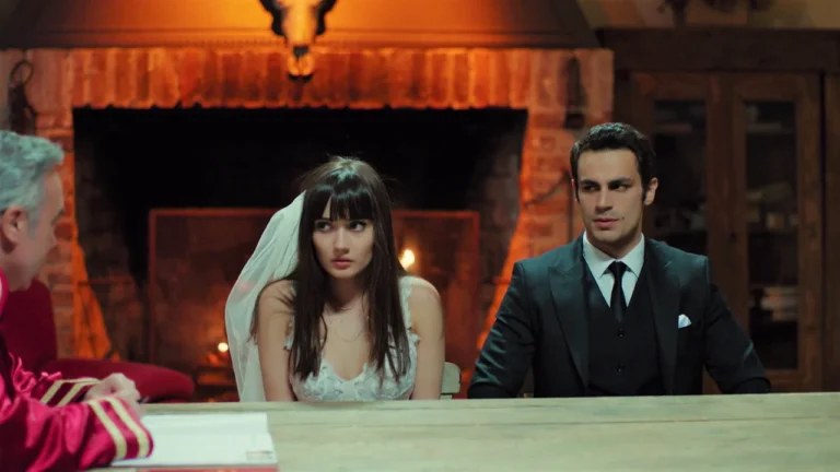 Zeynep con Dundar in Forbidden Fruit